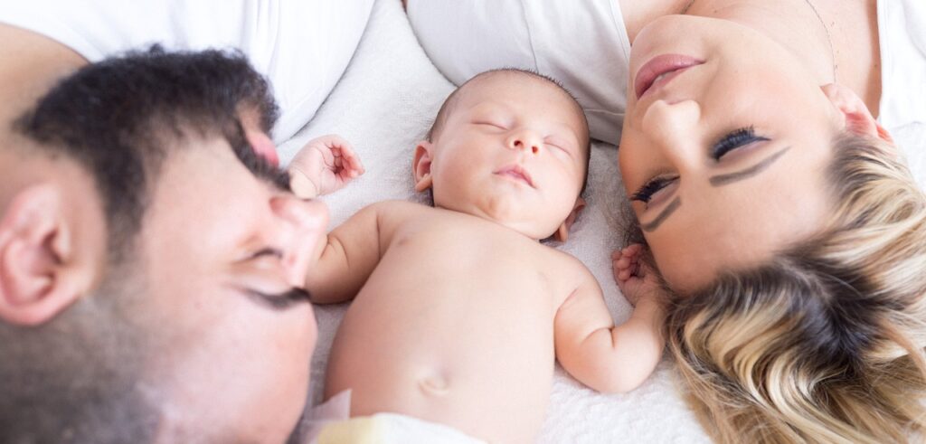 family, newborn, baby-2610205.jpg